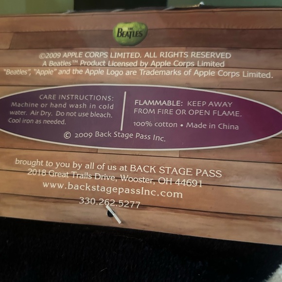 Beatles 5ft towel - Picture 4 of 4